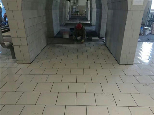 電廠(chǎng)廠房耐(nài)酸磚施工現場